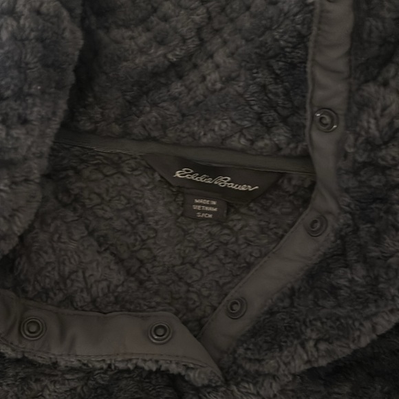 Soft grey Eddie Bauer sweater size small never worn in perfect condition! 🩶 - Picture 2 of 4